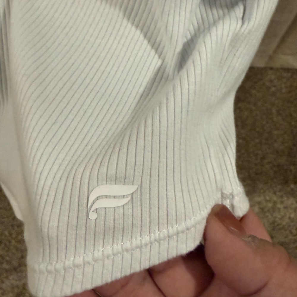 Fabletics White Ribbed Women's Crop Top - Picture 4 of 4